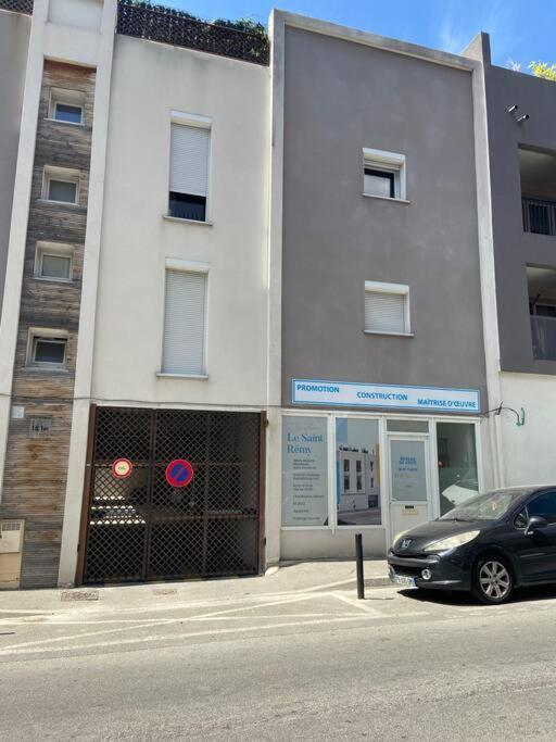 Studio Clim Parking Dhuoda Nimes Luaran gambar