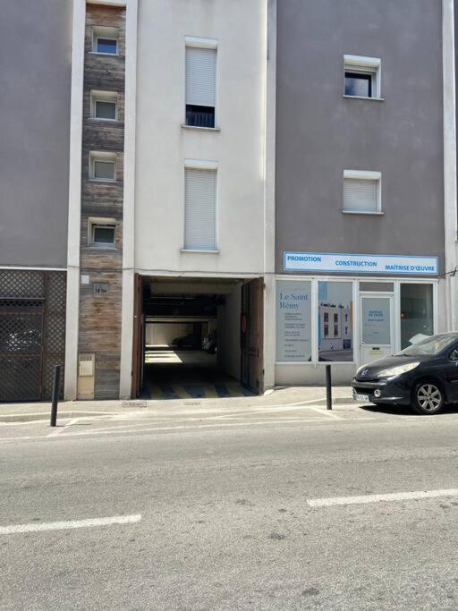 Studio Clim Parking Dhuoda Nimes Luaran gambar