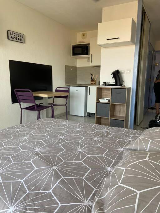 Studio Clim Parking Dhuoda Nimes Luaran gambar