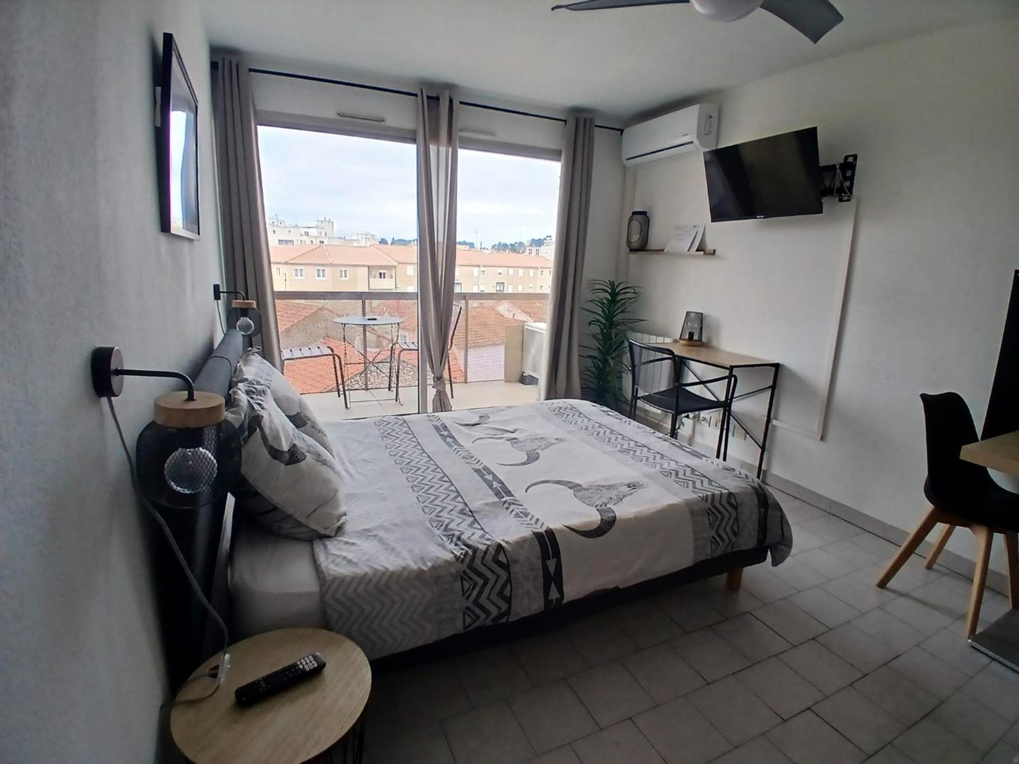 Studio Clim Parking Dhuoda Nimes Luaran gambar