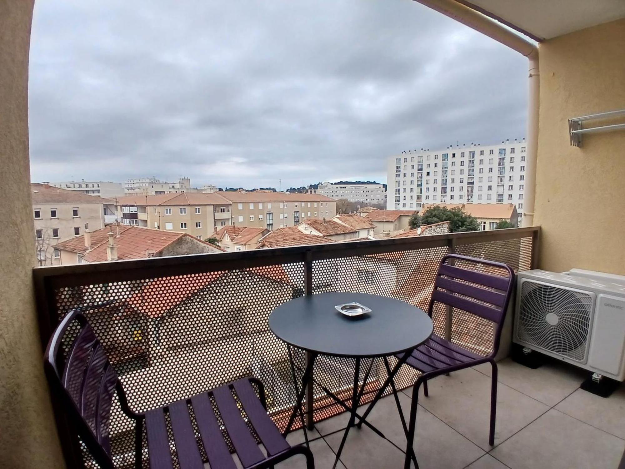 Studio Clim Parking Dhuoda Nimes Luaran gambar